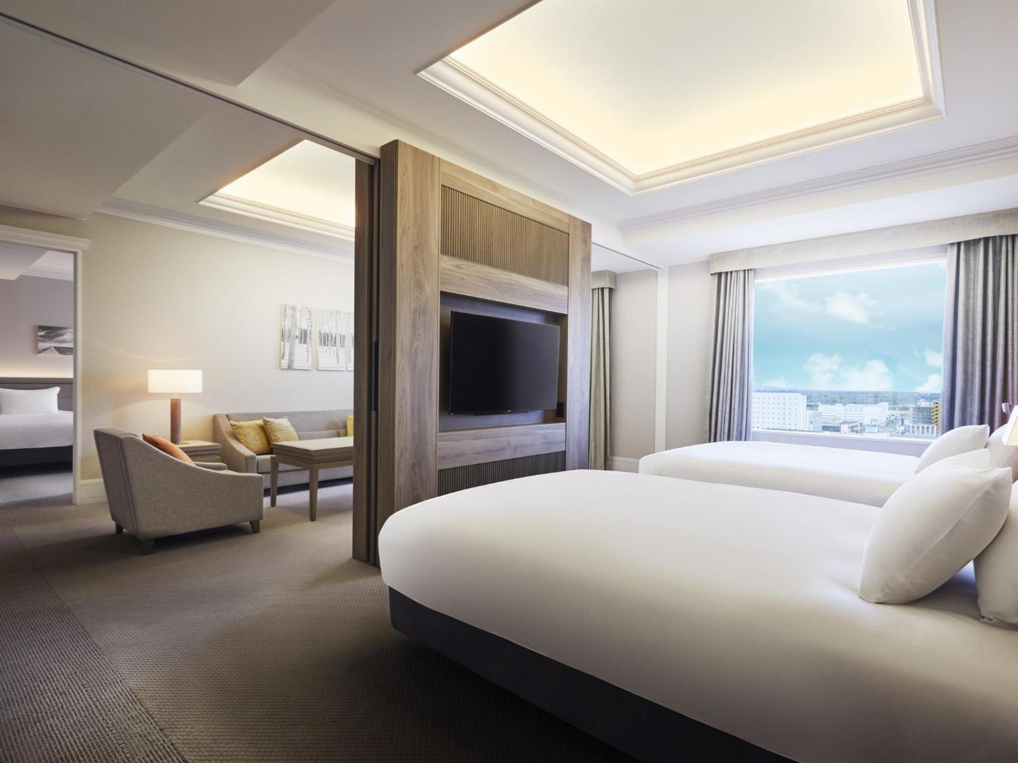 Ana Crowne Plaza Chitose By Ihg Hotel Kültér fotó A suite at the hotel